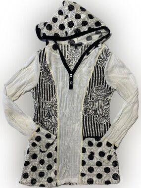 Cativa Mixed-Print Black & White Hooded Longline Blouse